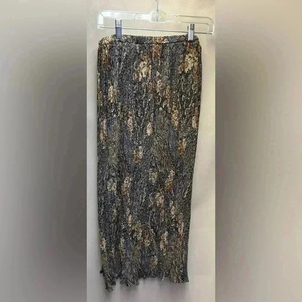 JH Collectibles Vintage Made in USA Broomstick Skirt with elastic waist Sz 12